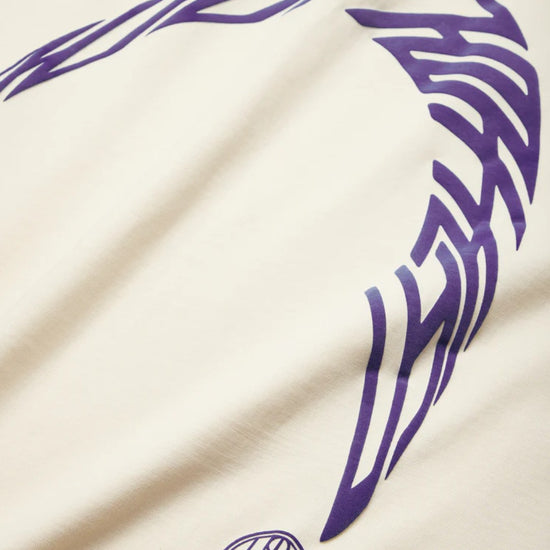 Detail van de 100% organic cotton stof van de Woodbird WBBaine Warp Tee in Off White
