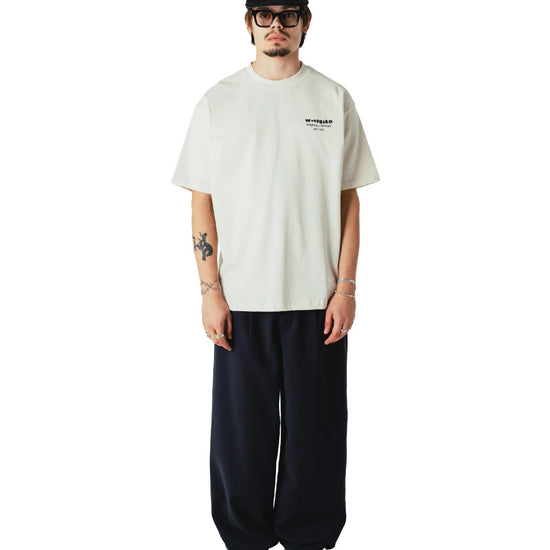 Detail van de 100% organic cotton stof van de Woodbird WBBaine Wok Tee in Off White