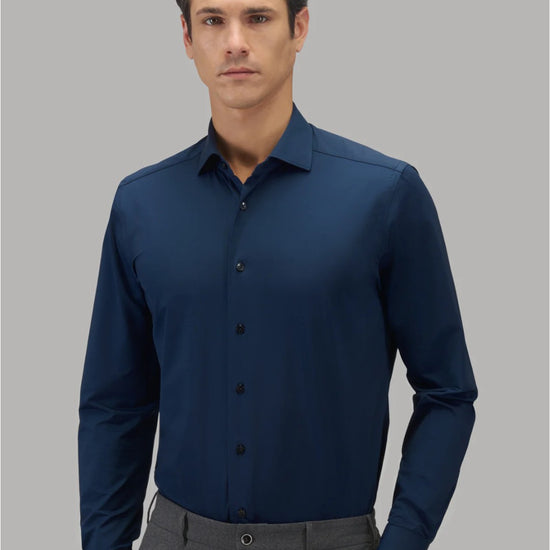 Small cutaway kraag van het Xacus Tailor Fit Active Shirt New Navy