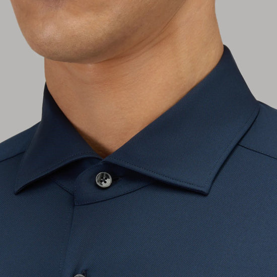 Kraag van Xacus Slim Fit Active Shirt in Dark Navy